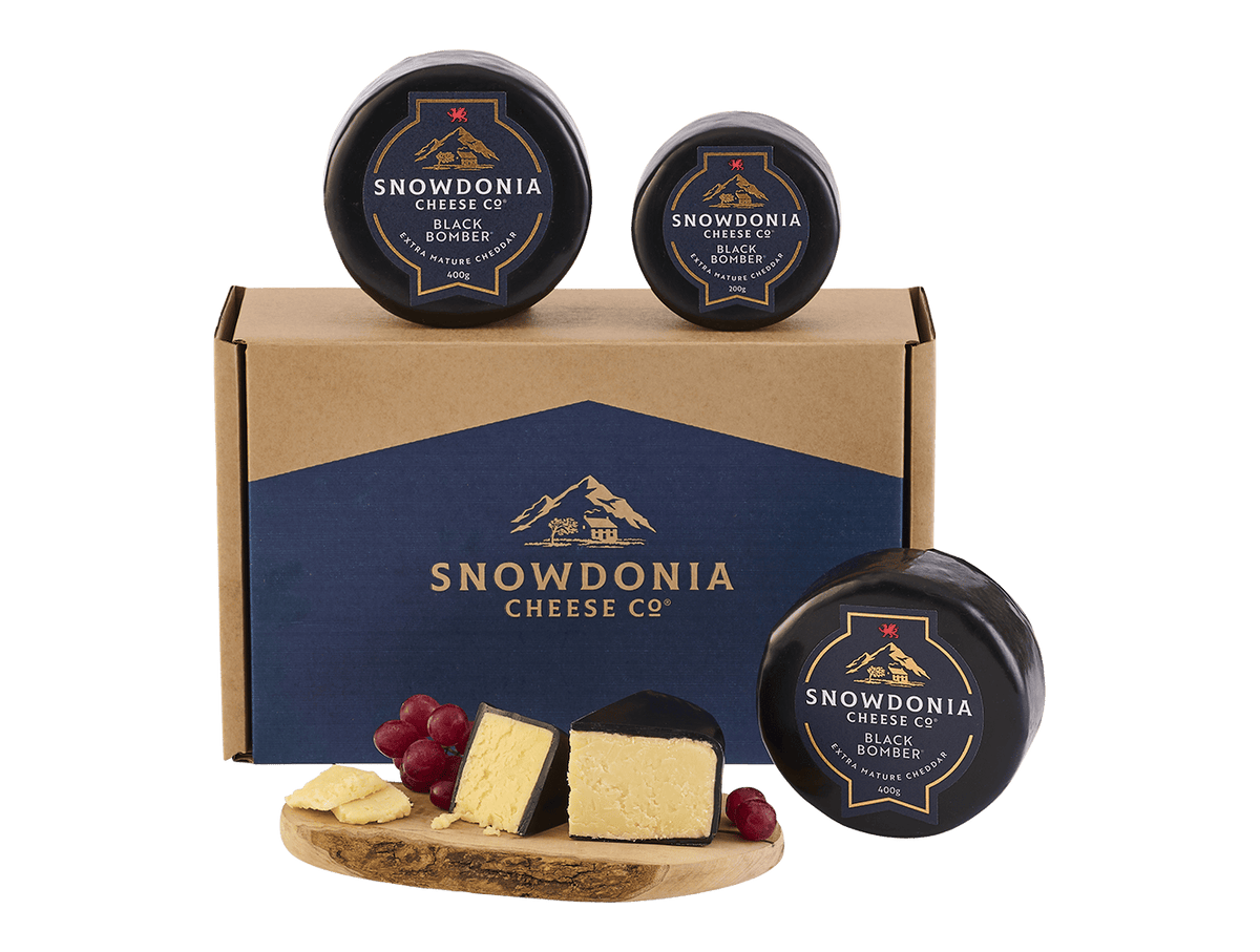 Snowdonia Cheese Co Black Bomber 1kg Gift Box